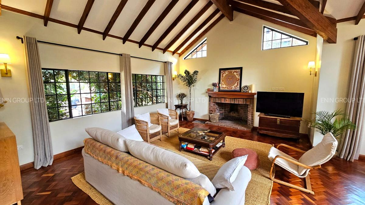 4 Bed House with En Suite at Lavington Area - 3