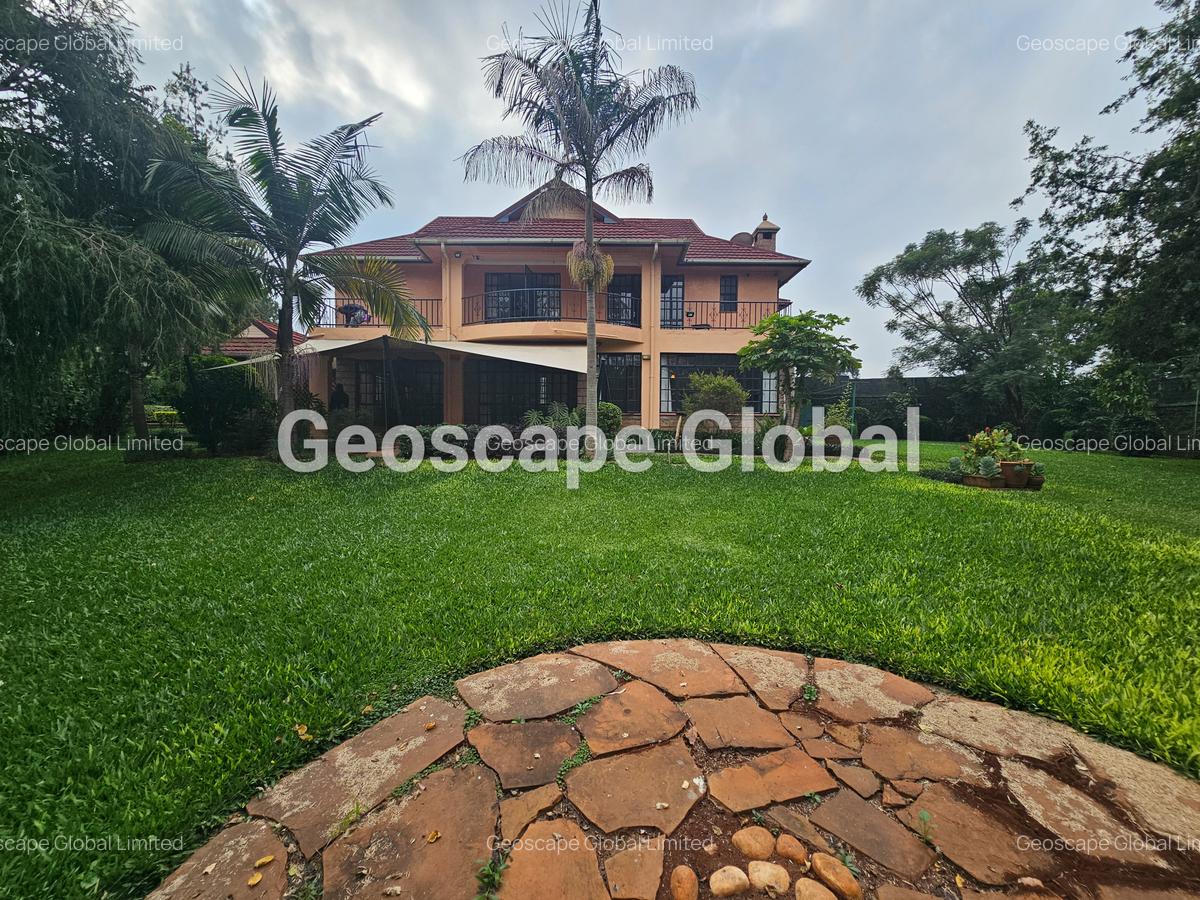 5 Bed House with En Suite in Runda - 1