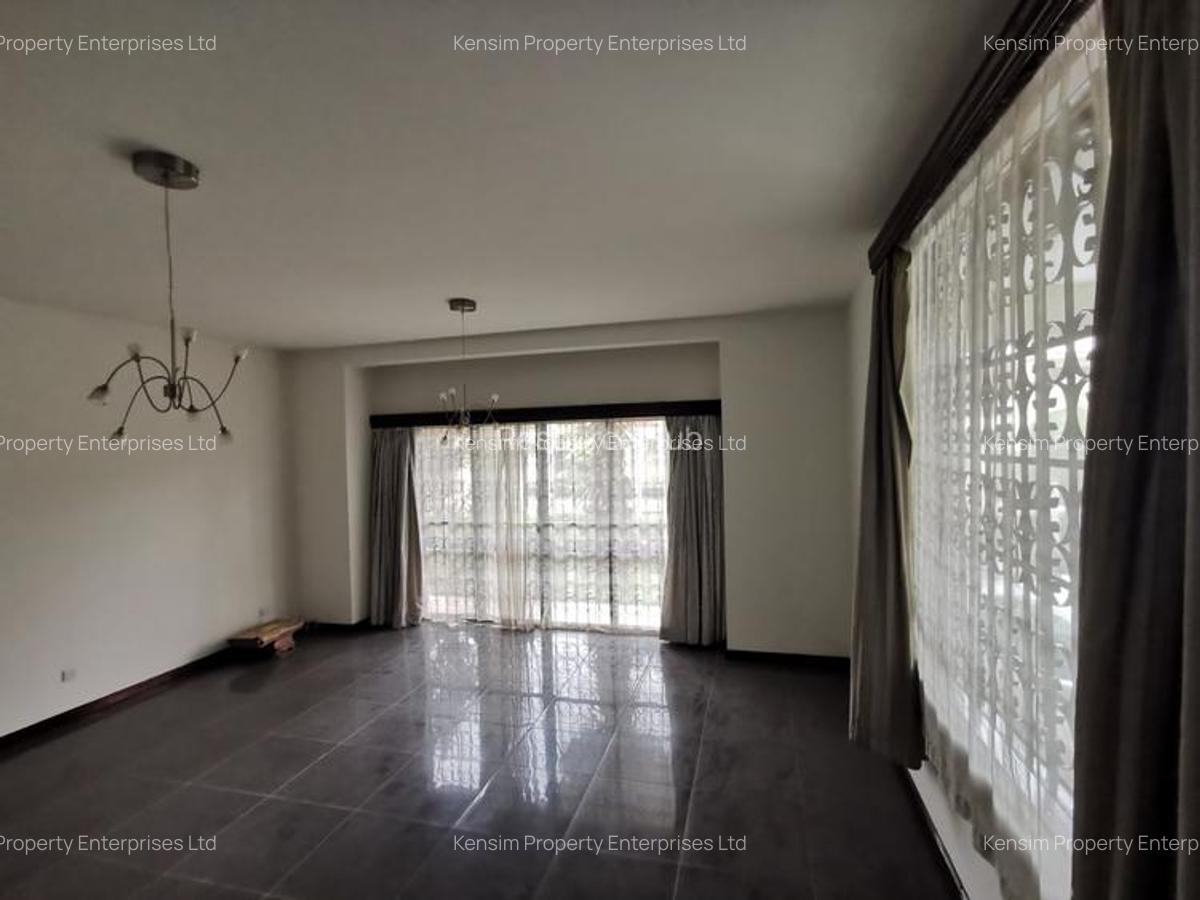 4 Bed Townhouse with En Suite in Spring Valley - 16