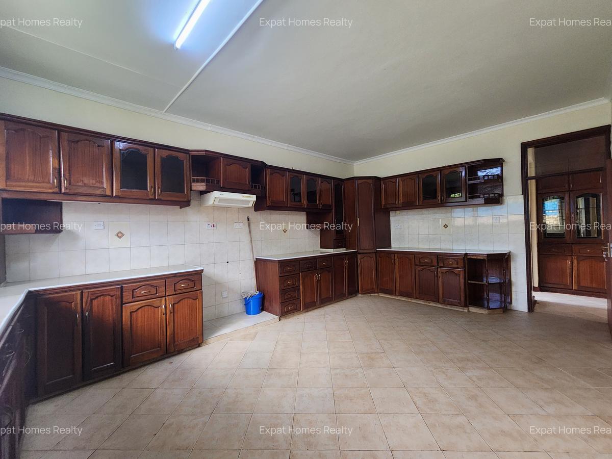 4 Bed Villa with Staff Quarters at 1 - 9