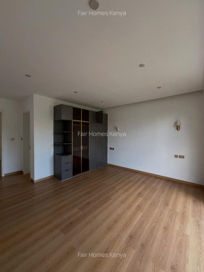 5 Bed Townhouse with En Suite at Lavington Green - 11