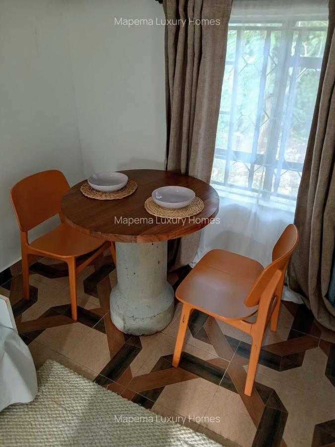 1 Bed House with En Suite at Tree Lane - 7