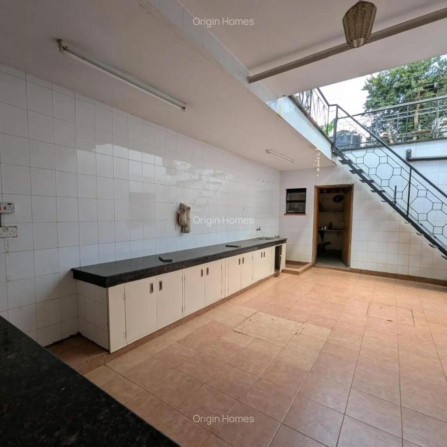 5 Bed Townhouse with En Suite at Kyuna - 8