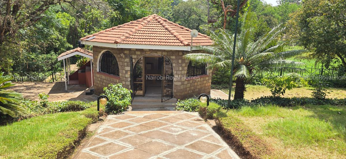 5 Bed House with En Suite at Off Un Avenue - 8