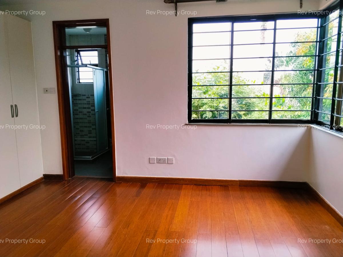 5 Bed Villa with En Suite in Lavington - 18
