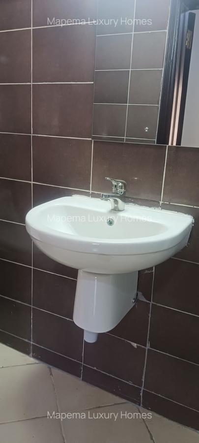 3 Bed House with En Suite at Hillcrest - 3