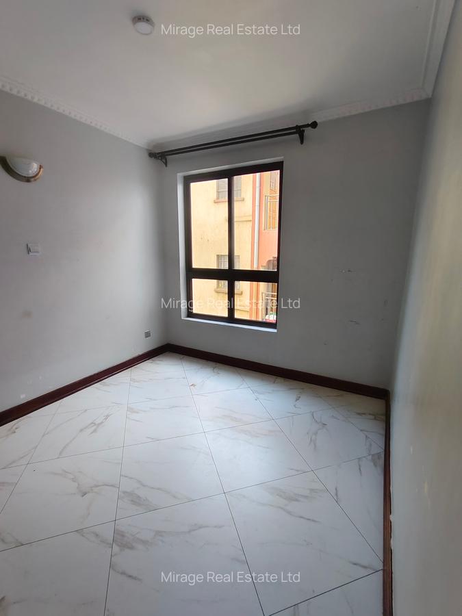 3 Bed Apartment with Gym in Garden Estate - 11