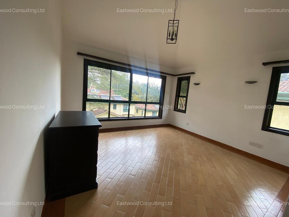 3 Bed House with En Suite in Brookside - 16