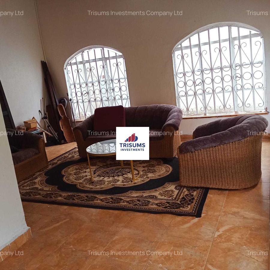 4 Bed House with En Suite in Loresho - 2