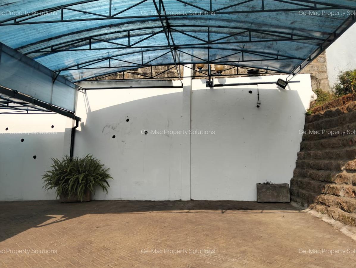 5 Bed House with En Suite in Lavington - 4