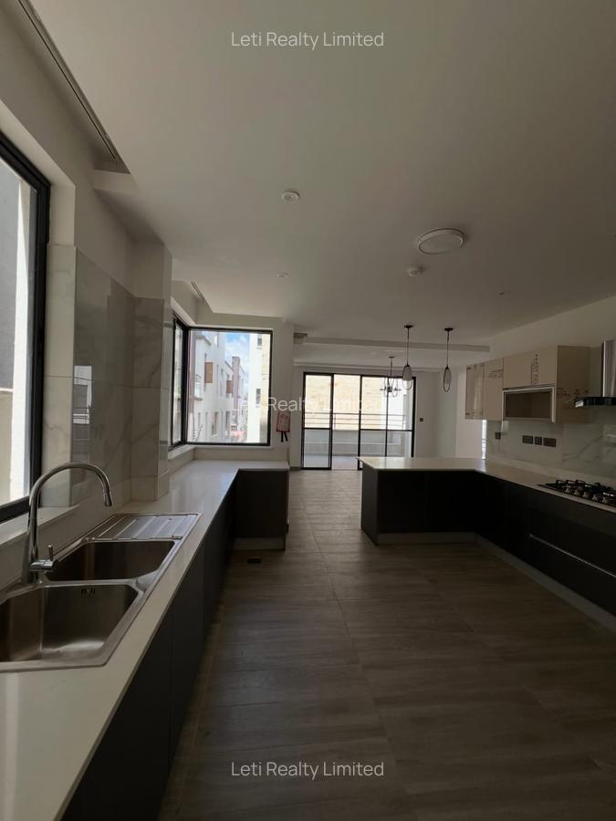 5 Bed Townhouse with En Suite in Lavington - 9