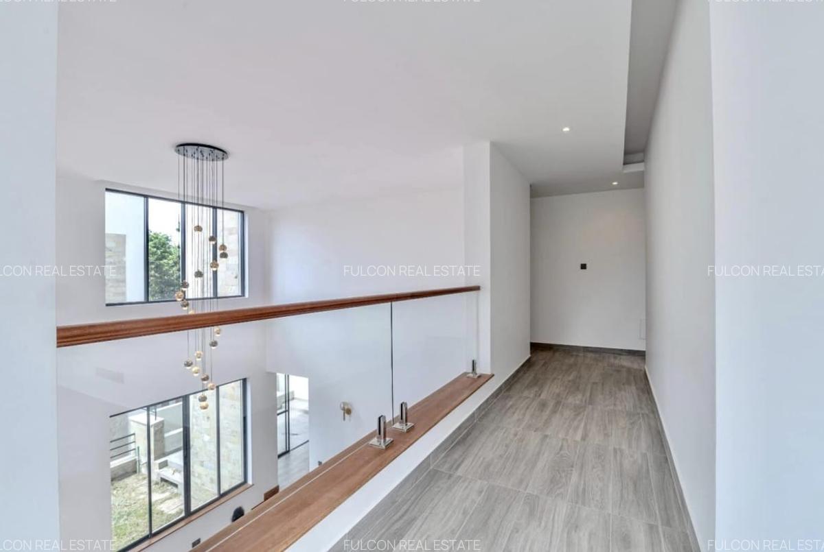 5 Bed Villa with En Suite in Lavington - 14