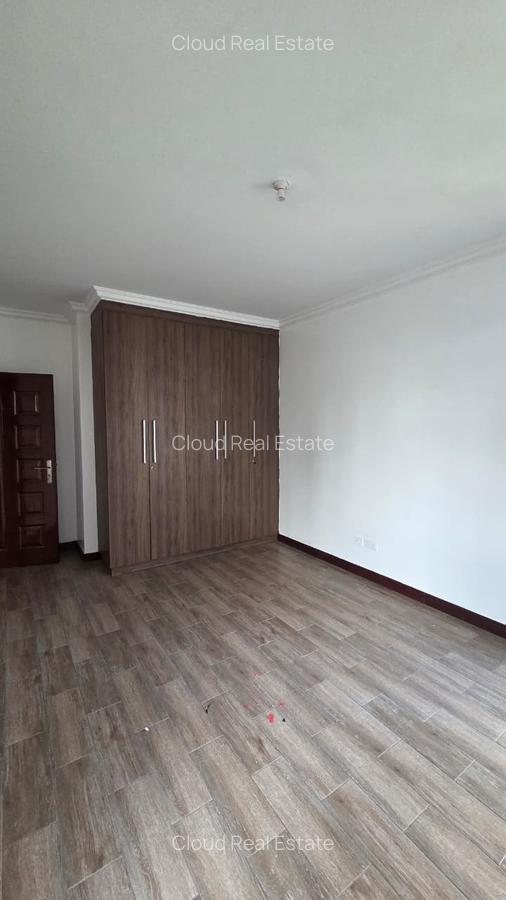 3 Bed Apartment with En Suite in Parklands - 6