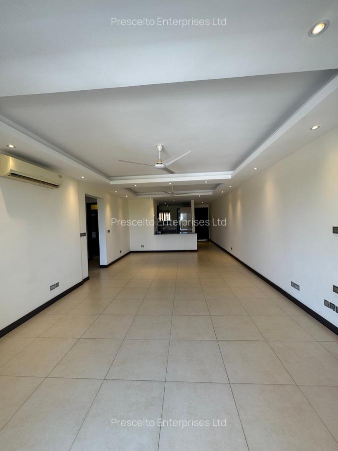 2 Bed Apartment with En Suite at Off Links Road - 10