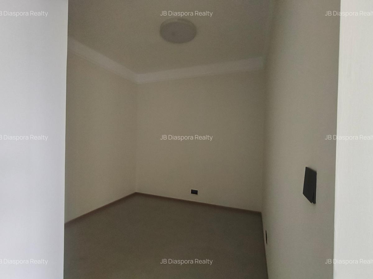 2 Bed Apartment with En Suite in Westlands Area - 11