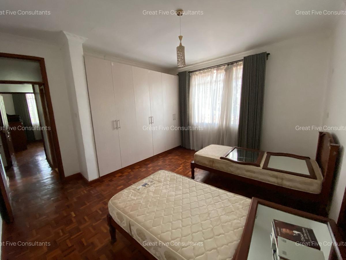 5 Bed House with En Suite in Runda - 13