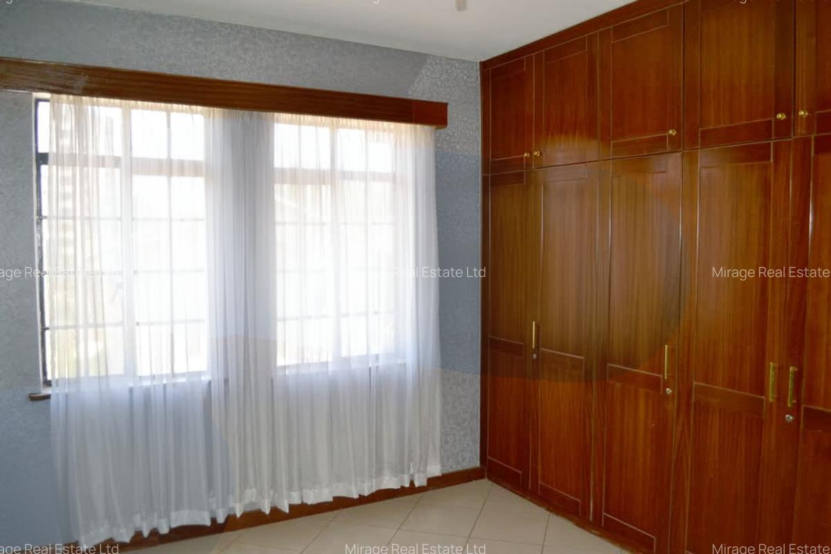 Commercial Property with Service Charge Included in Kilimani - 5