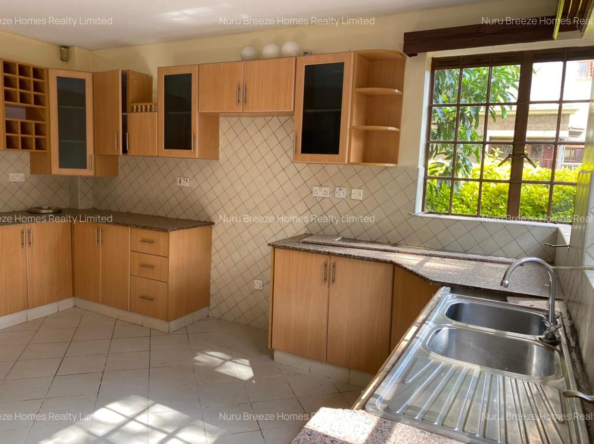4 Bed Townhouse with En Suite in Lavington - 15