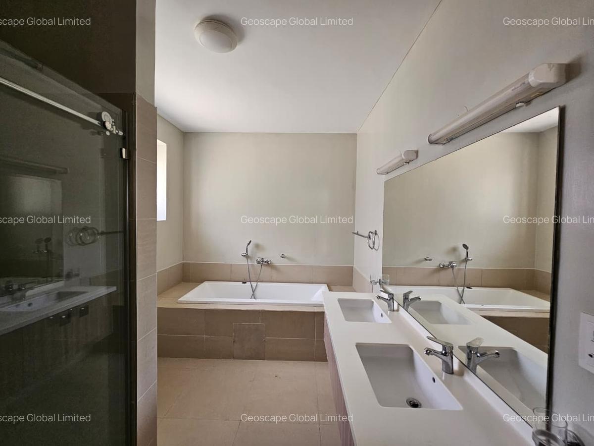 5 Bed Townhouse with En Suite in Lavington - 5