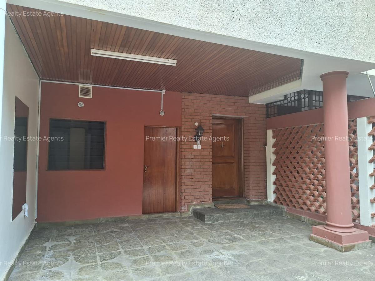 5 Bed Villa with En Suite at Rhapta Road - 14