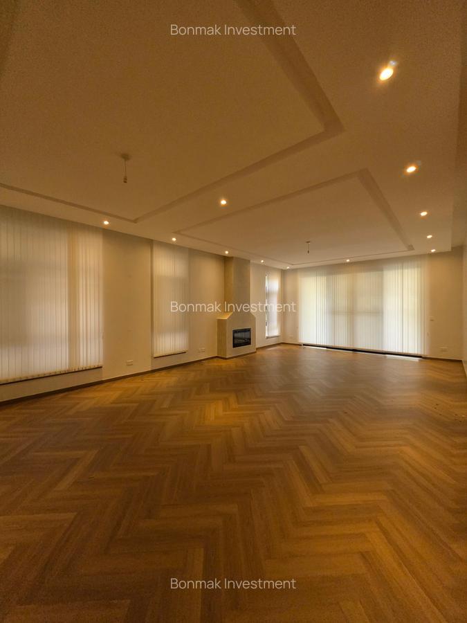 5 Bed Townhouse with En Suite at Lavington Green - 11