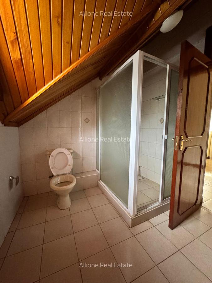 4 Bed House at Near Giraffe Centre - 19