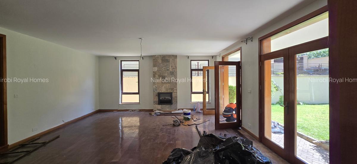 5 Bed Townhouse with En Suite at Lavington Off Convent Drive - 13