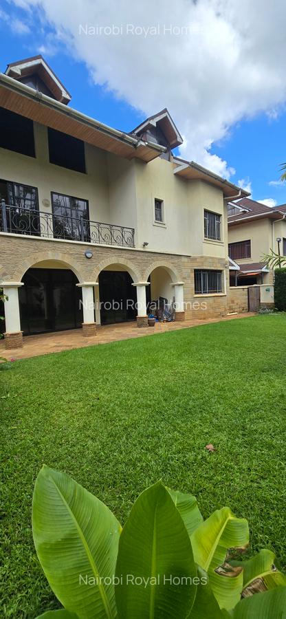 5 Bed Townhouse with En Suite at Lavington Convent Drive - 20