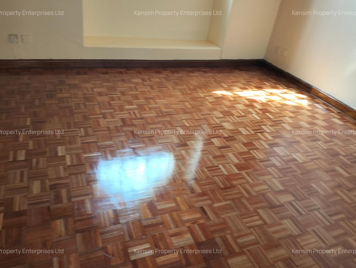 4 Bed Townhouse with En Suite in Lavington - 17