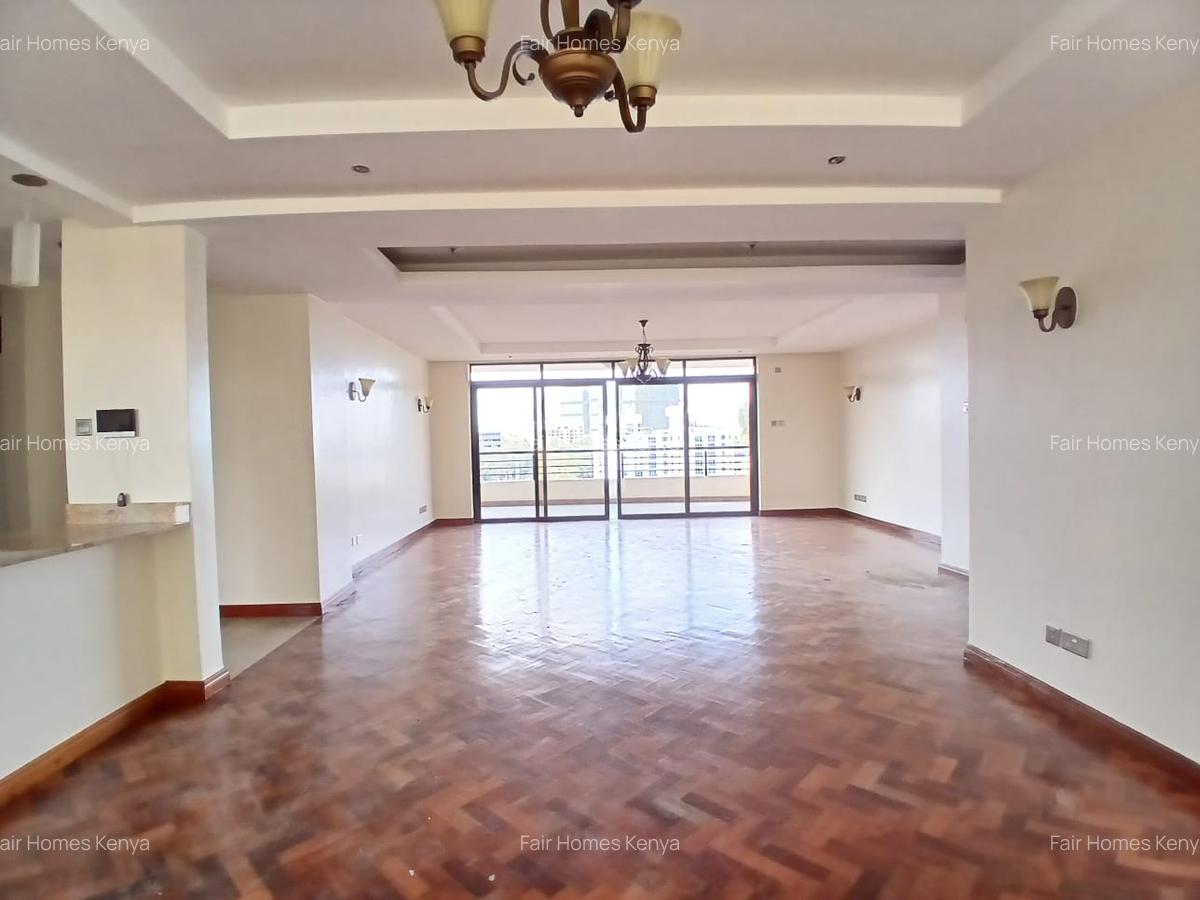 3 Bed Apartment with En Suite at Riverside Drive - 16