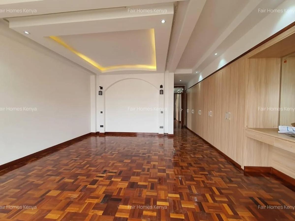 3 Bed Apartment with En Suite at Othaya Road - 4