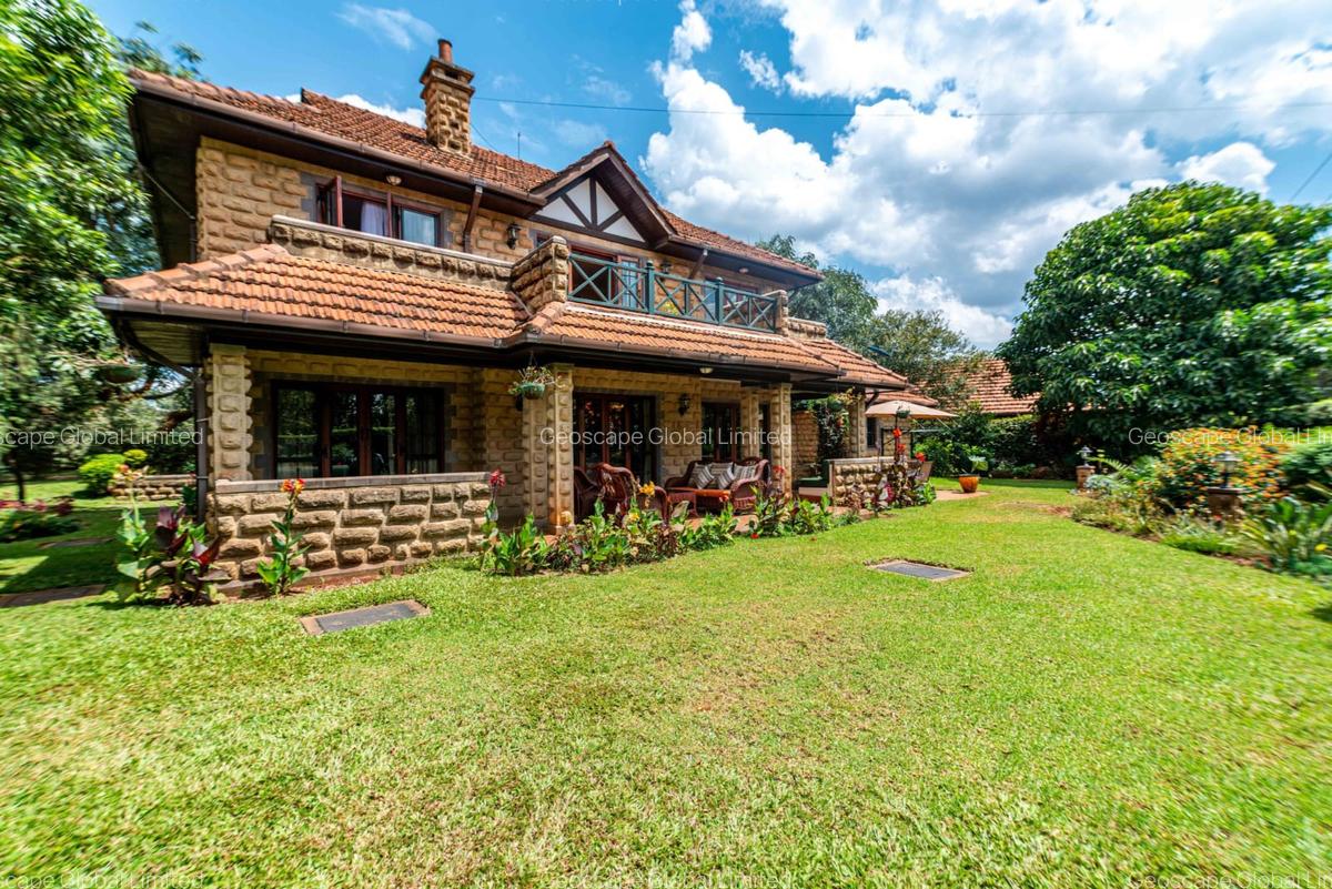 4 Bed House with En Suite in Ridgeways - 9