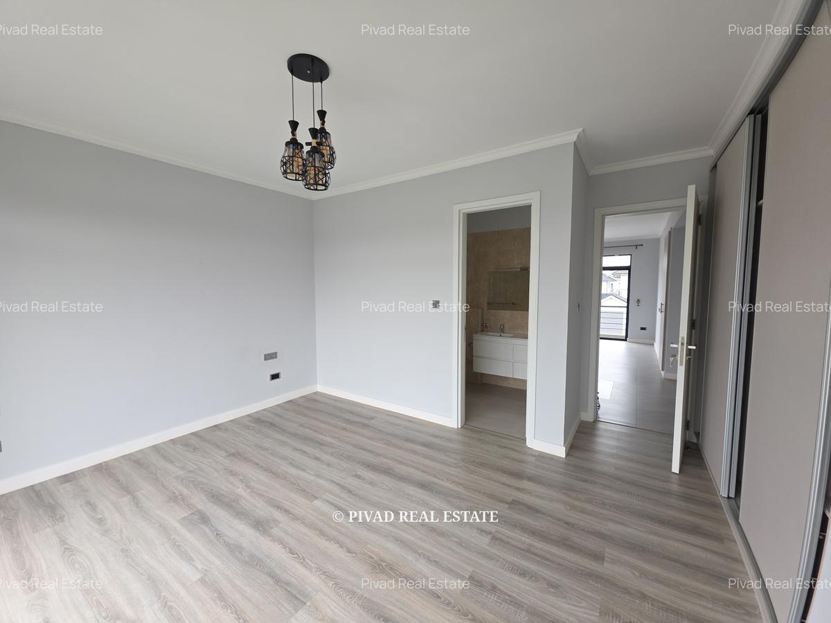 4 Bed Townhouse with Swimming Pool in Runda - 8