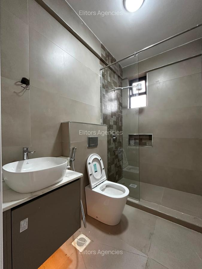 4 Bed Apartment with En Suite at 6Th Parklands Avenue - 17