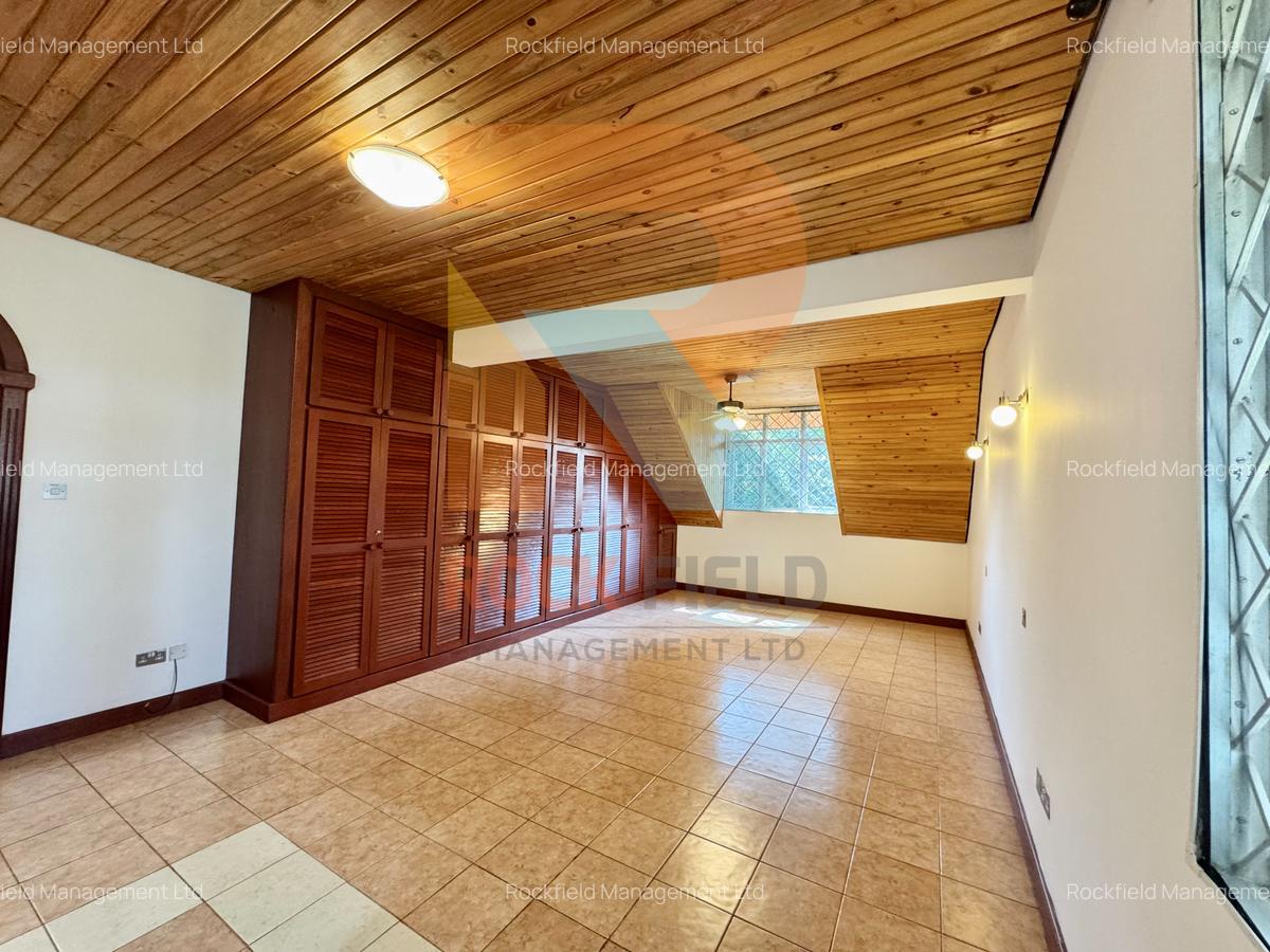 5 Bed Townhouse with En Suite in Rosslyn - 16