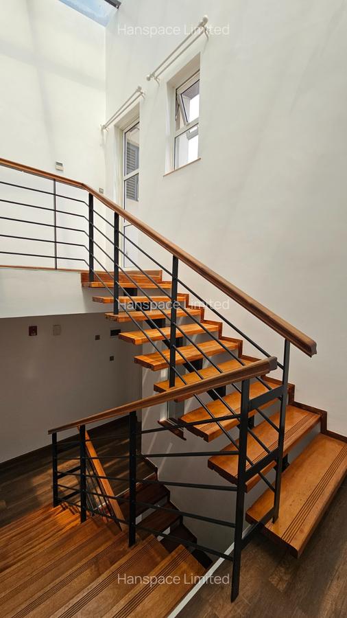 4 Bed Villa with En Suite in Lavington - 8