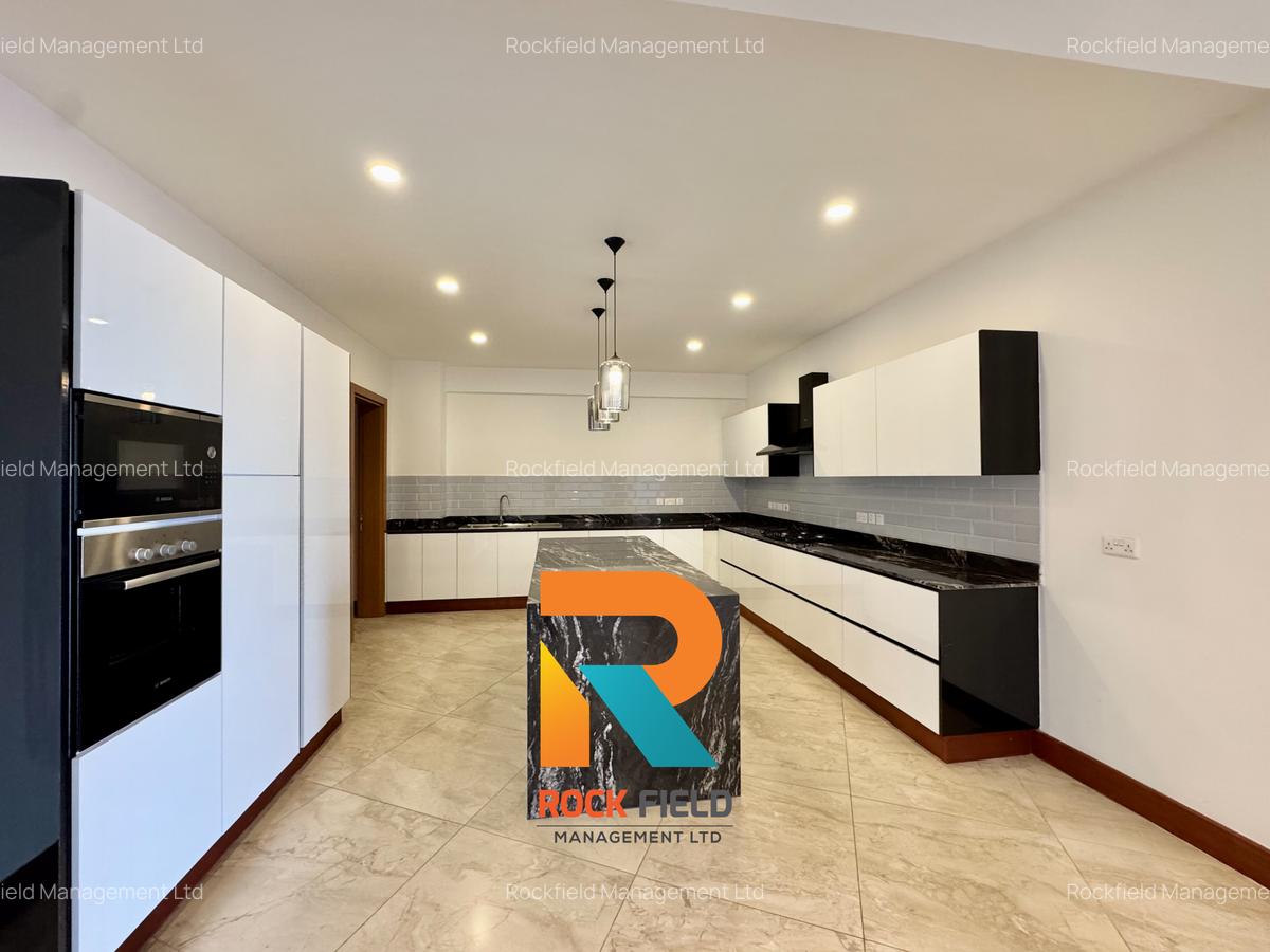 4 Bed Apartment with En Suite in Parklands - 2