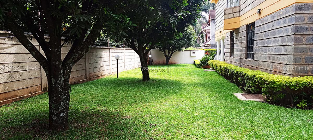 4 Bed House with En Suite in Lavington - 8