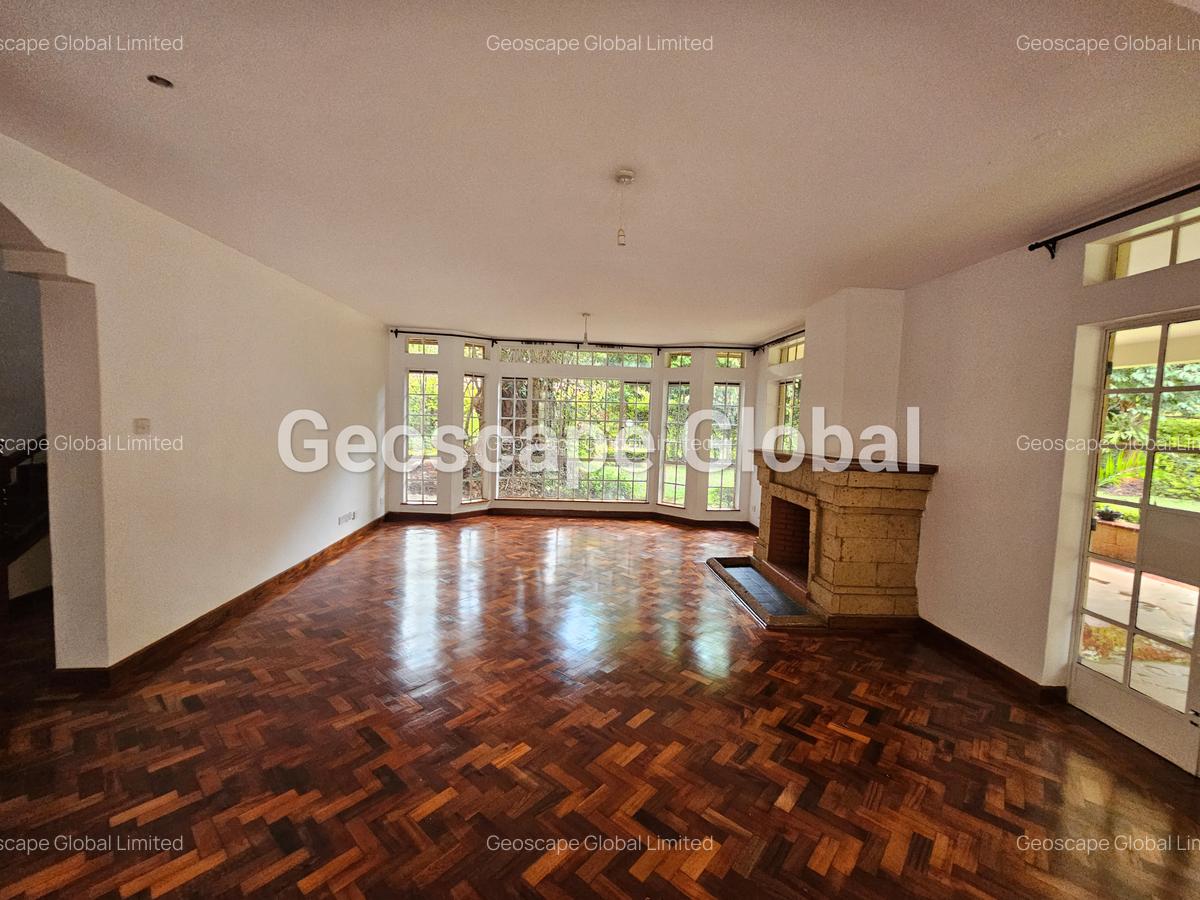 5 Bed House with En Suite in Rosslyn - 5