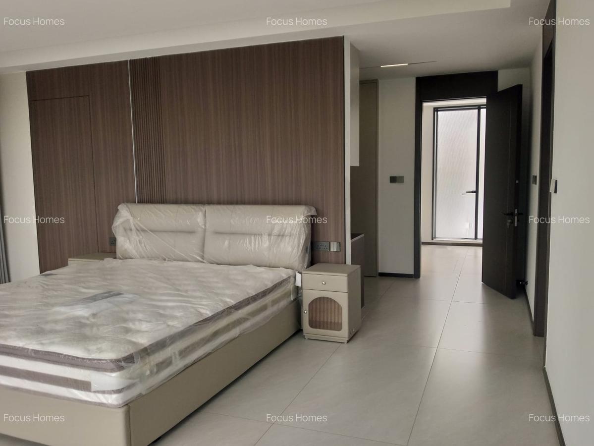 5 Bed Townhouse with En Suite in Lavington - 4