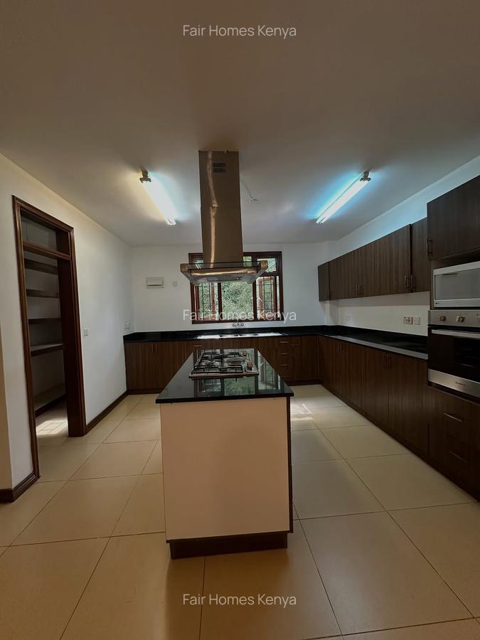 3 Bed Apartment with En Suite at Riverside Drive - 2