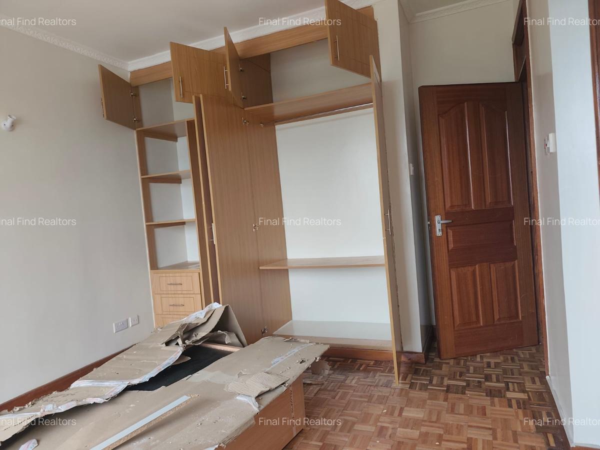 4 Bed Townhouse with En Suite in Kitisuru - 12