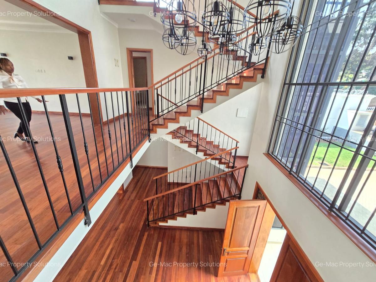 6 Bed House with En Suite in Loresho - 4
