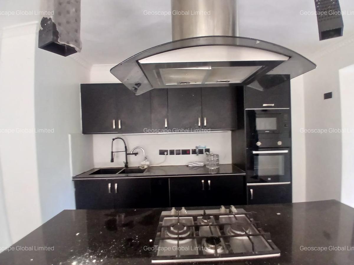3 Bed House with En Suite in Runda - 12