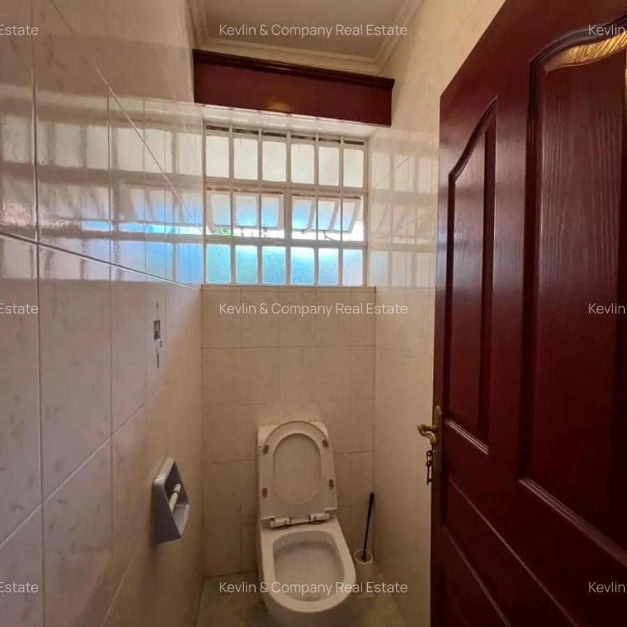 5 Bed Villa with En Suite in Runda - 13