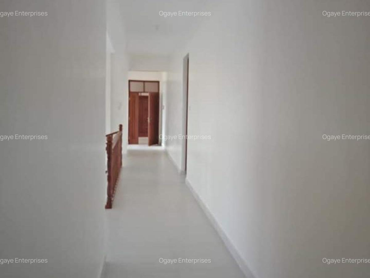 3 Bed Apartment with En Suite at 801181 - 6