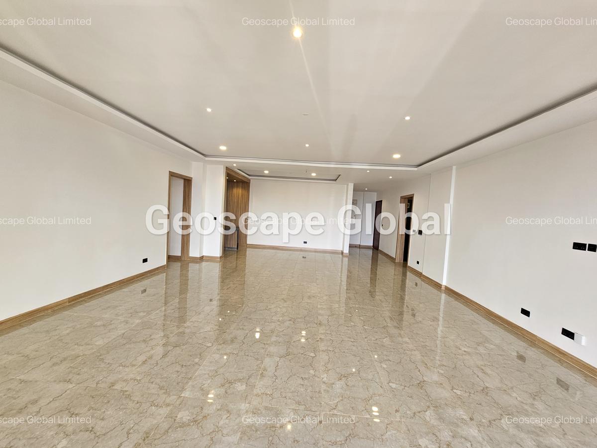 4 Bed Apartment with En Suite in Spring Valley - 18