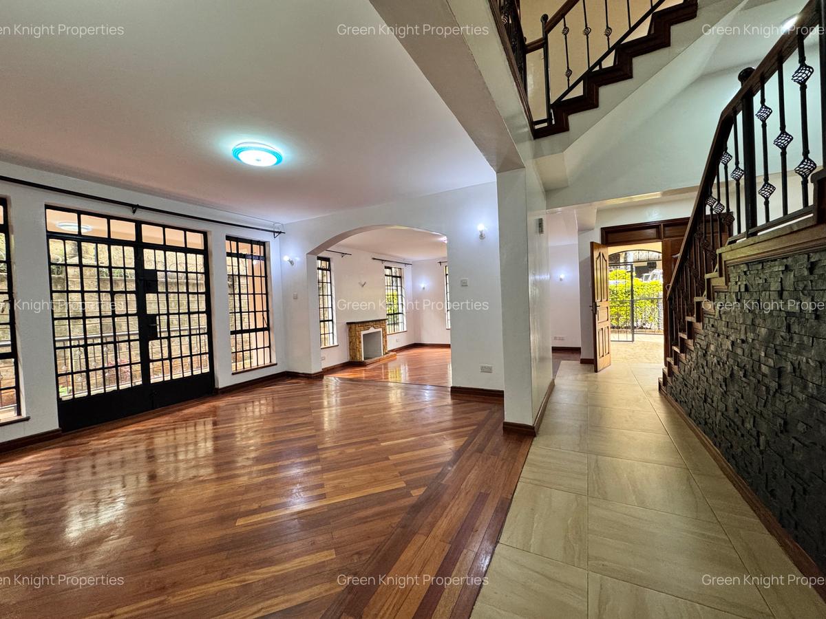 5 Bed Townhouse with En Suite in General Mathenge - 1