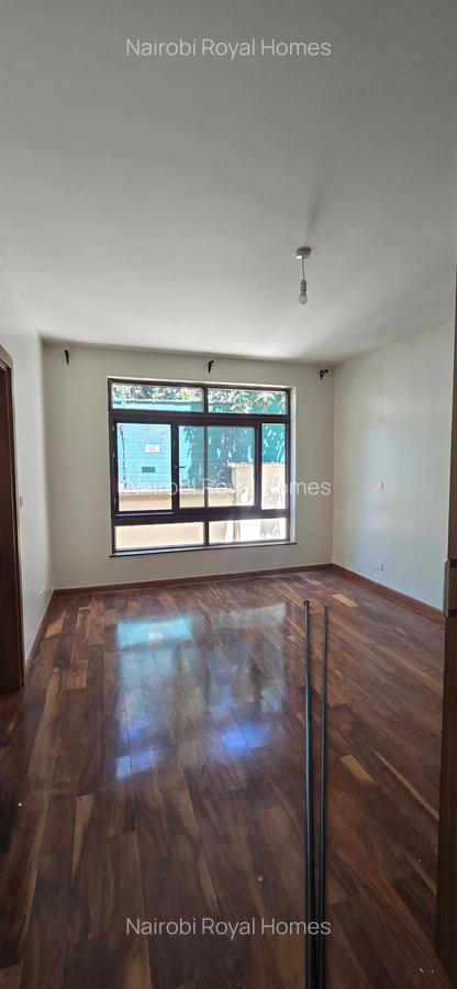 5 Bed Townhouse with En Suite at Lavington Off Convent Drive - 15