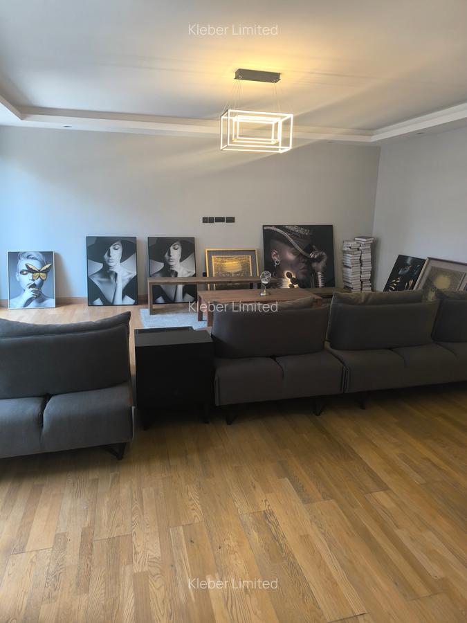 4 Bed Villa with En Suite in Lavington - 5